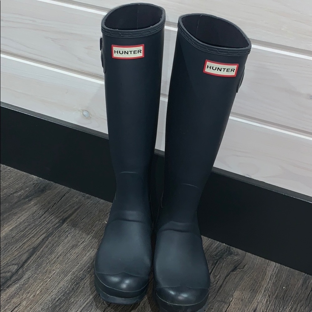 Navy blue Hunter boots